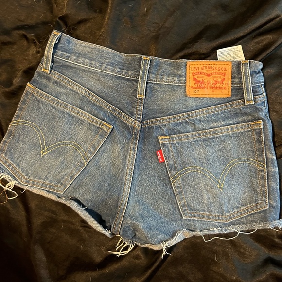 Levi shorts - Picture 2 of 4